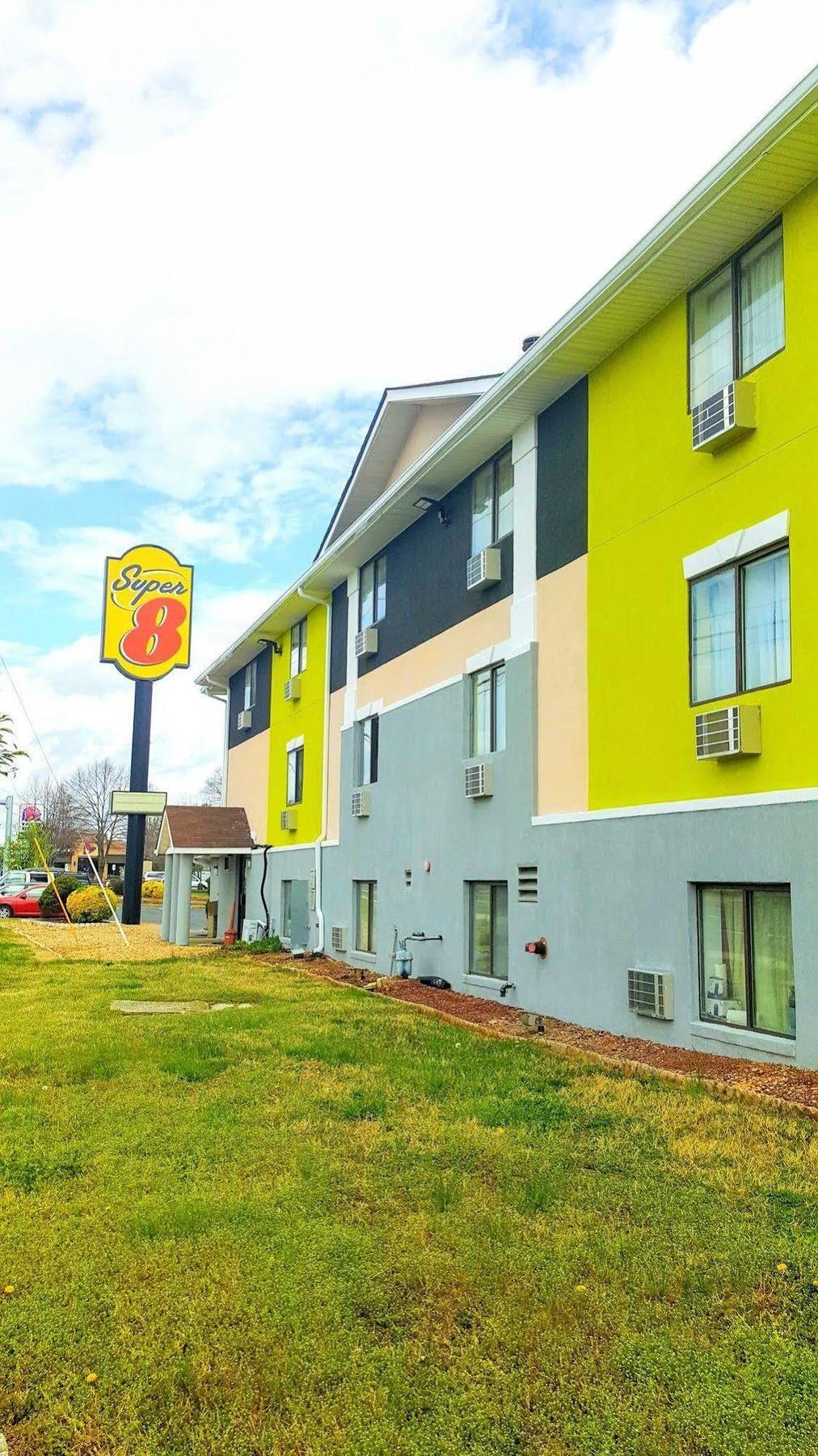 Motel Super 8 By Wyndham Richmond/broad Street