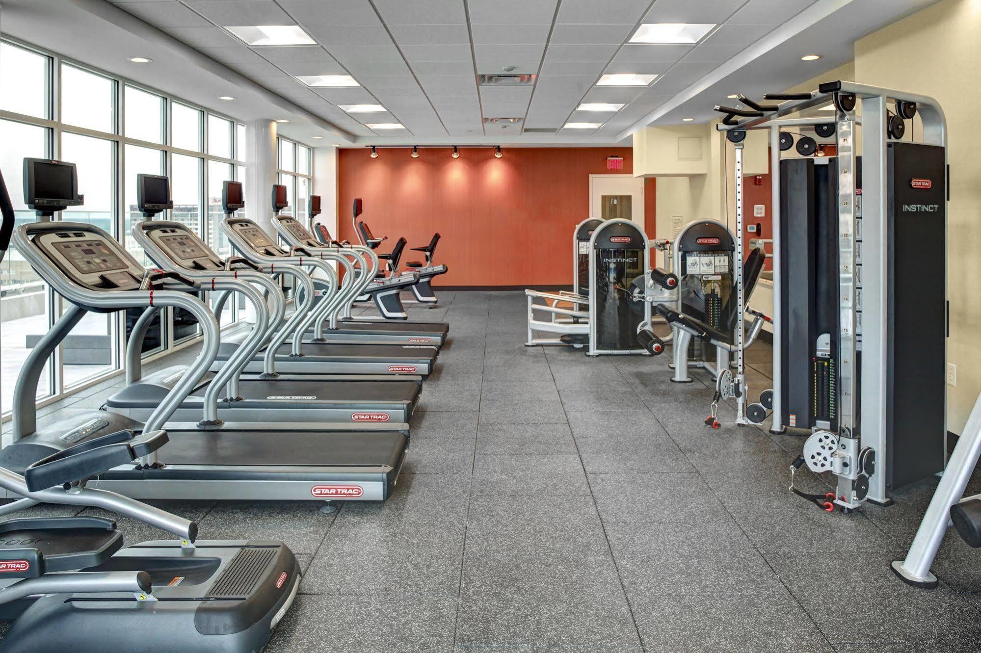 Hampton & - - Downtown, Va 3* Richmond
