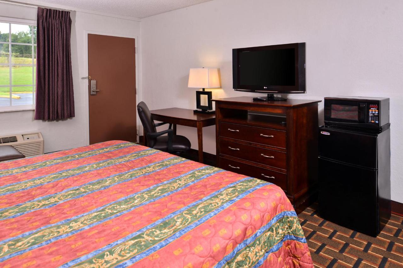 Motel Americas Value South Richmond