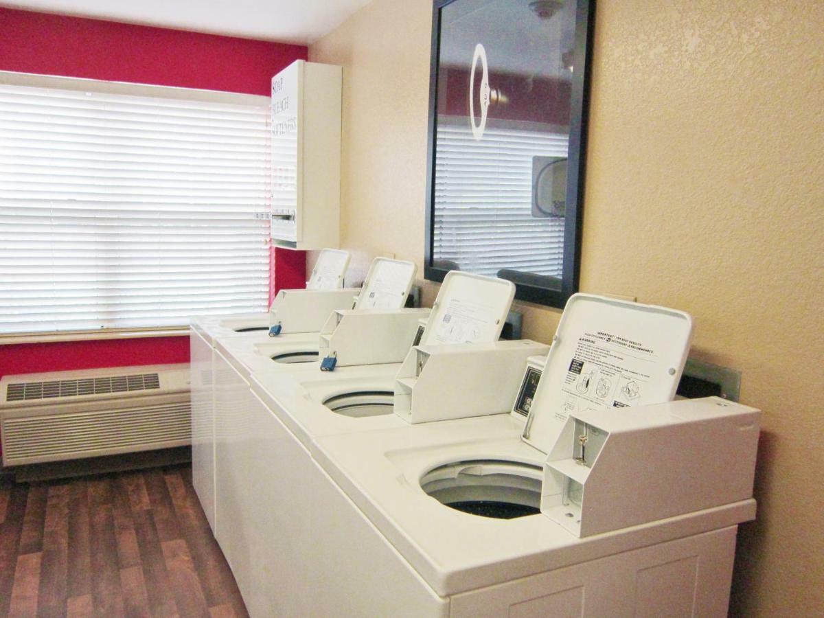 Extended America - - W Broad Street - Glenside - North 2*