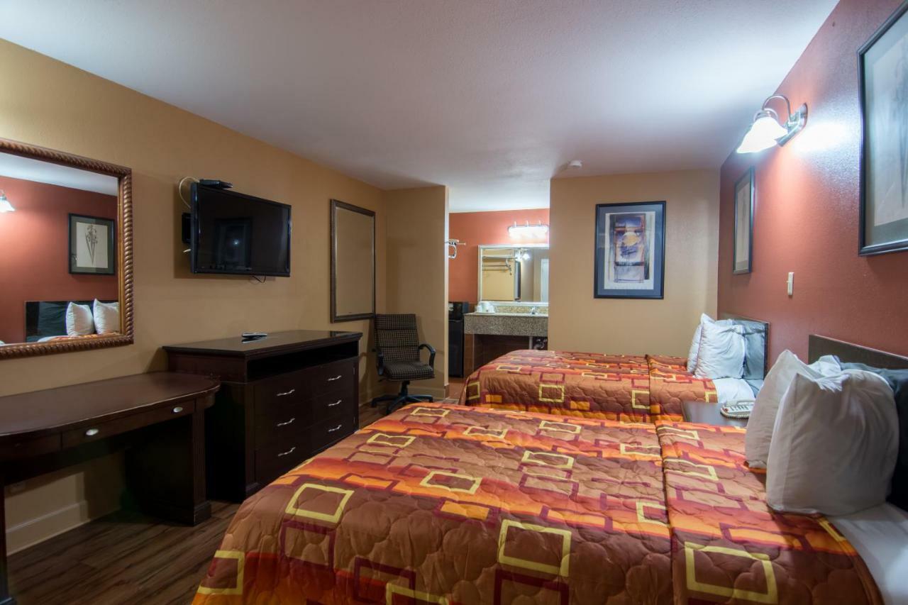 Deluxe Motel