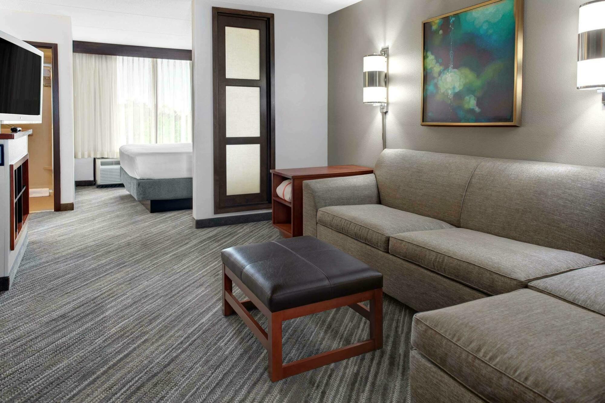 Hyatt Place Arboretum 3*