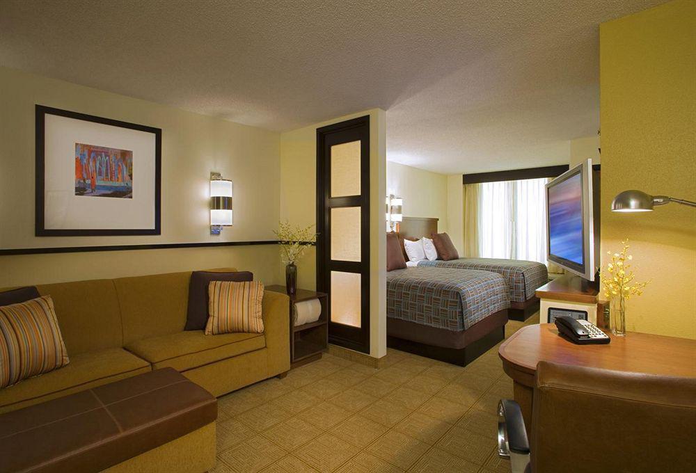 Hyatt Place Arboretum Hotel