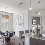 Landing At Vida East - 2 Bedrooms In Church Hill