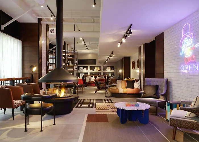 Moxy Richmond Downtown