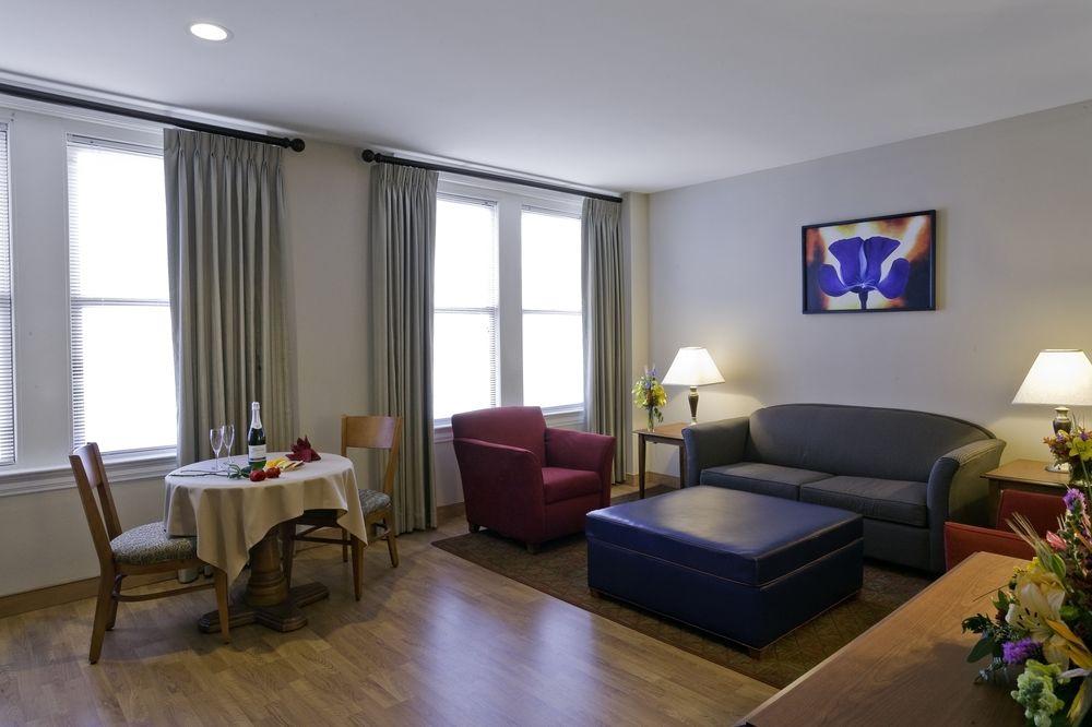 Hotel The Commonwealth 3*