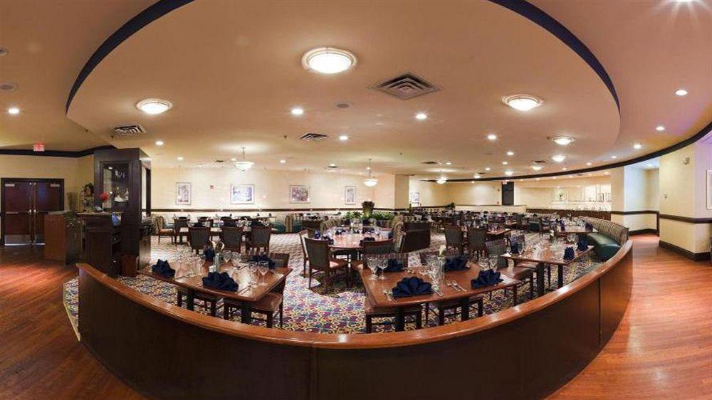 Crowne Plaza West Hotel 4*