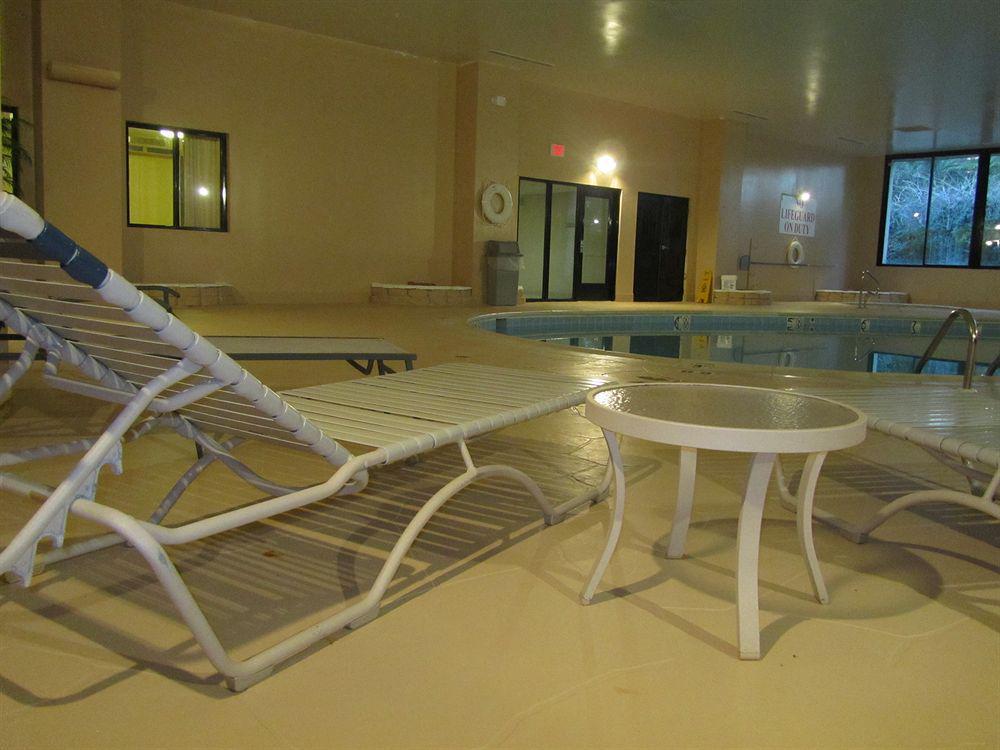 Crowne Plaza West Richmond