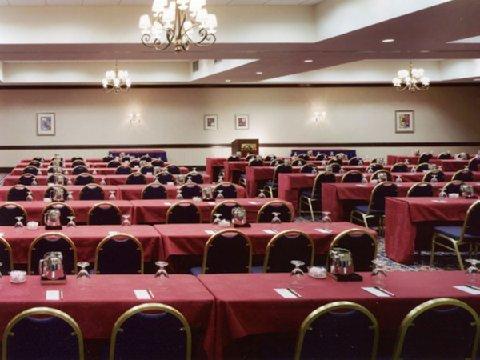 Crowne Plaza West Hotel 4*