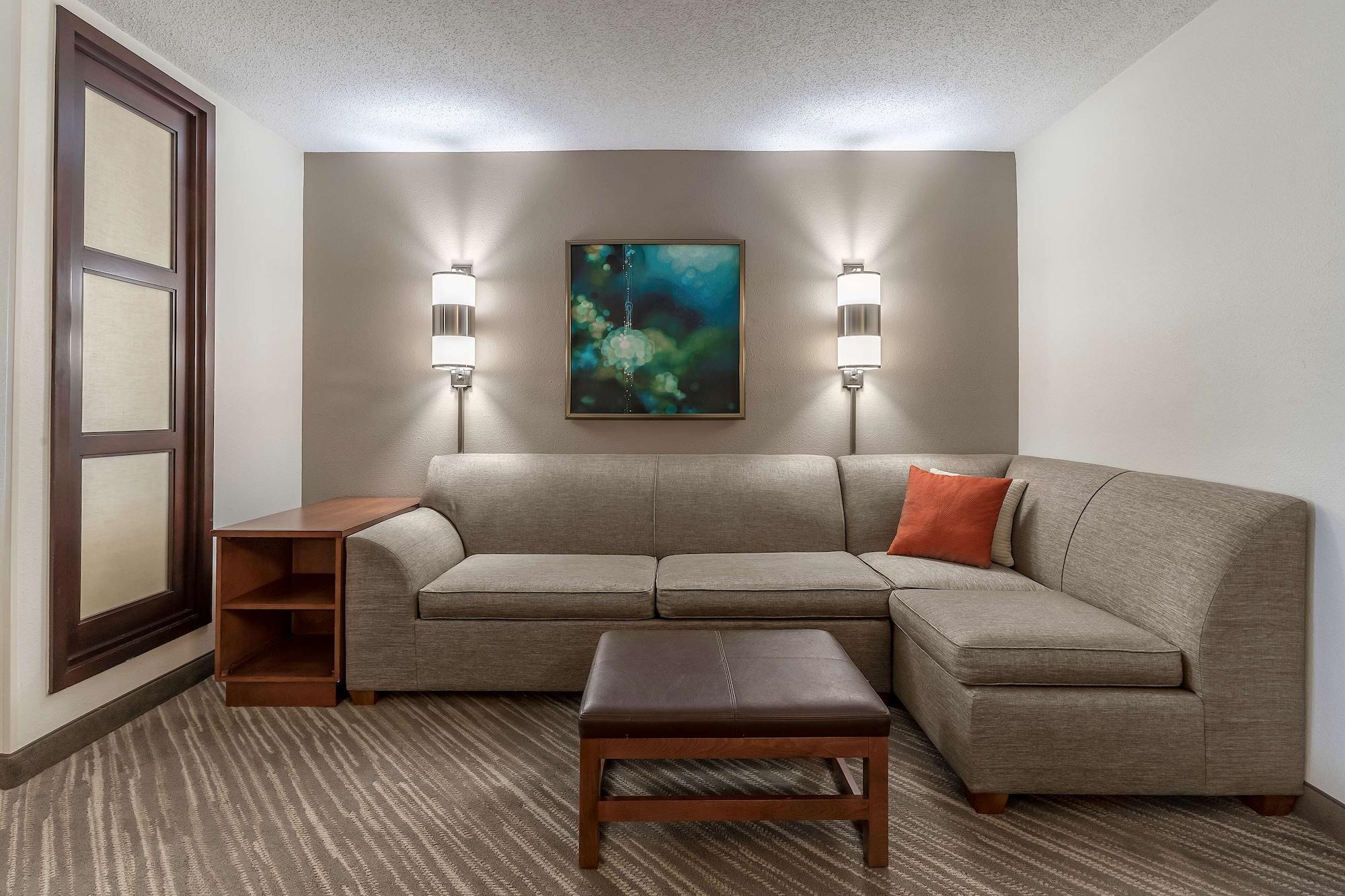 Hotel Hyatt Place Arboretum 3*