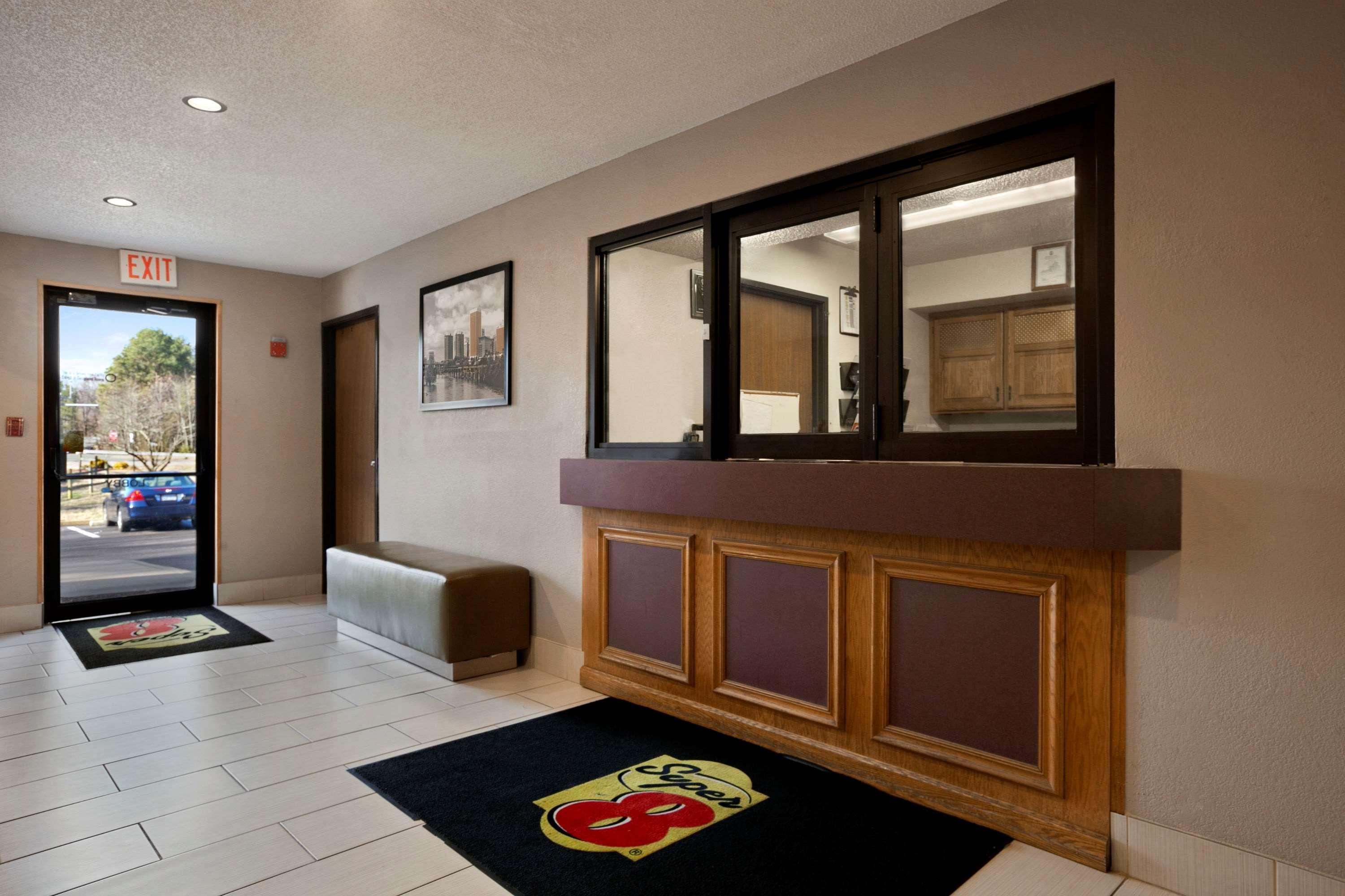 Super 8 By Wyndham Richmond/chamberlayne Rd Hotel