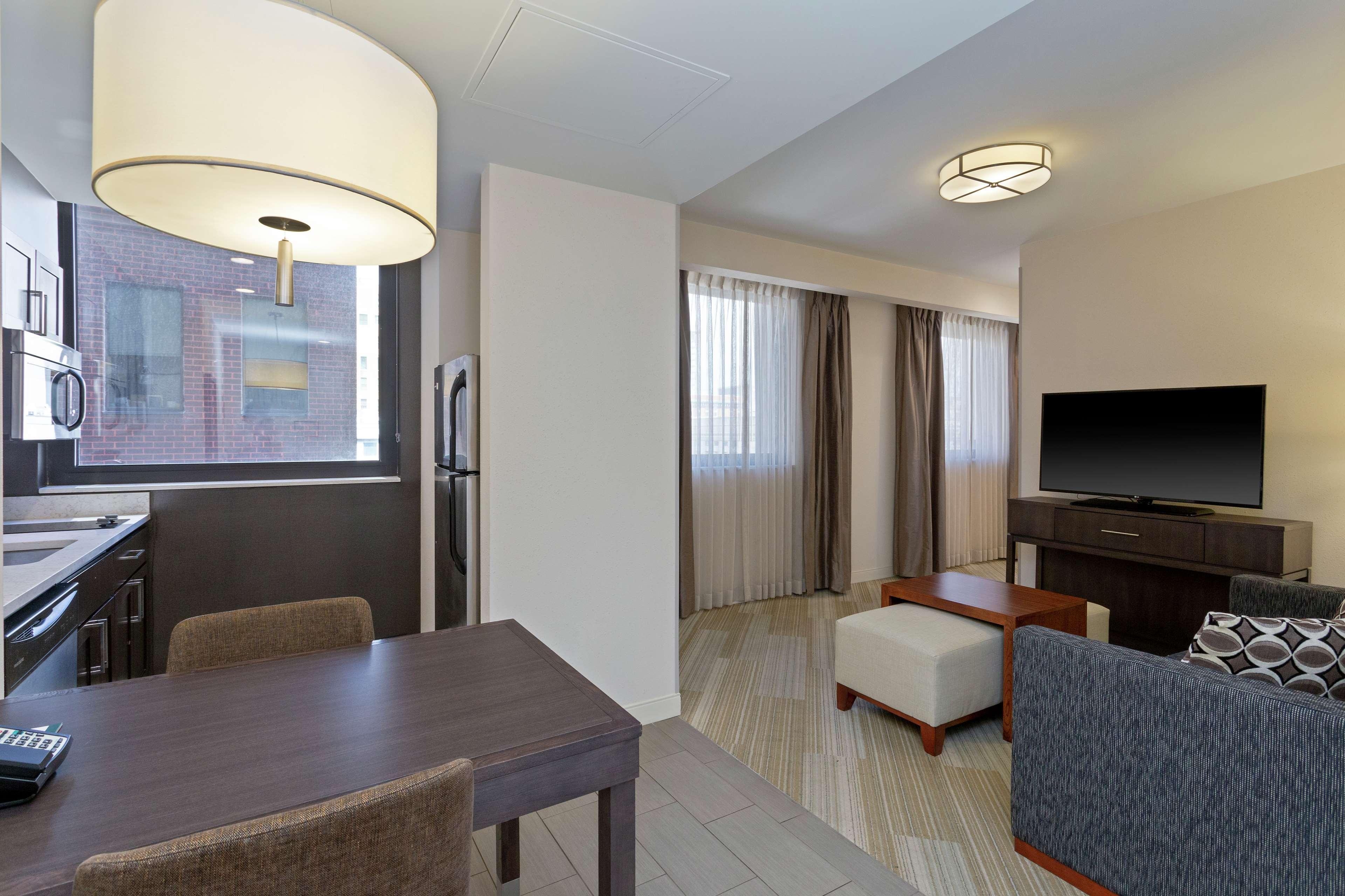 Hotel Homewood By Hilton Richmond-downtown 3*