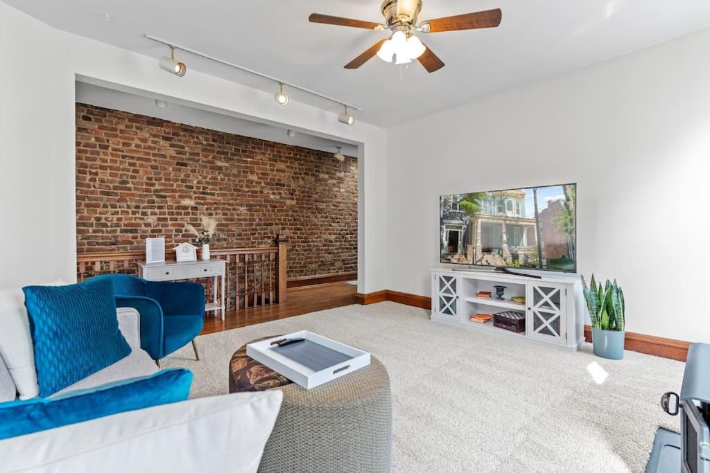 Spacious In Heart Of Historic Fan District Apartment