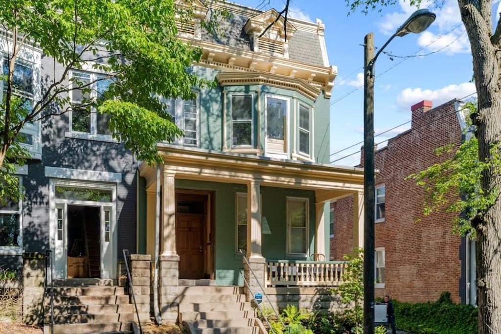 Spacious In Heart Of Historic Fan District