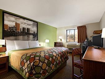 Super 8 By Wyndham Richmond/chamberlayne Rd 3*