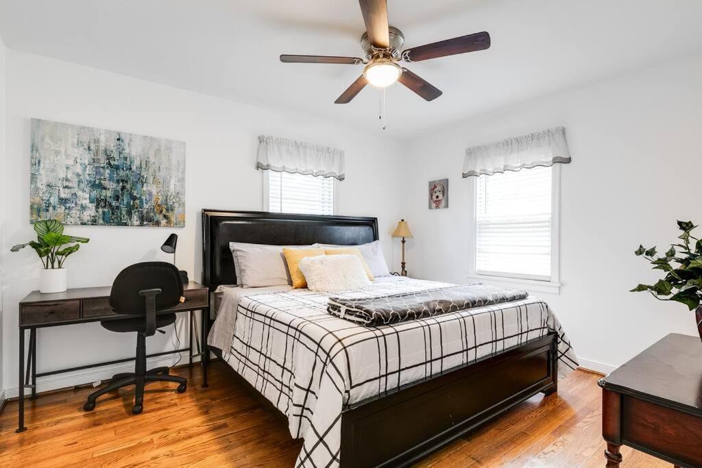 Rf Location W Fenced Backyard Fire-pit * Richmond