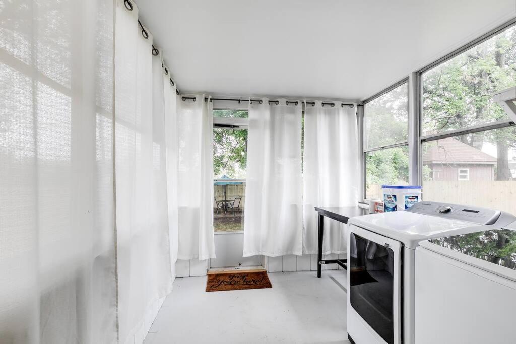 Rf Location W Fenced Backyard Fire-pit Holiday home