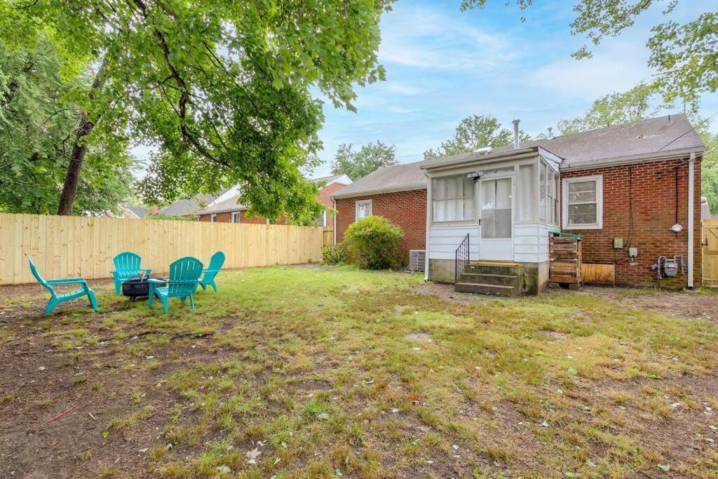 Rf Location W Fenced Backyard Fire-pit *