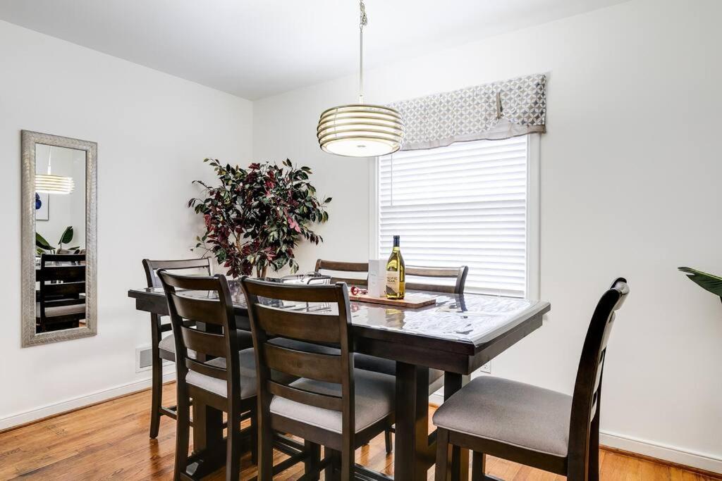Rf Location W Fenced Backyard Fire-pit Holiday home *