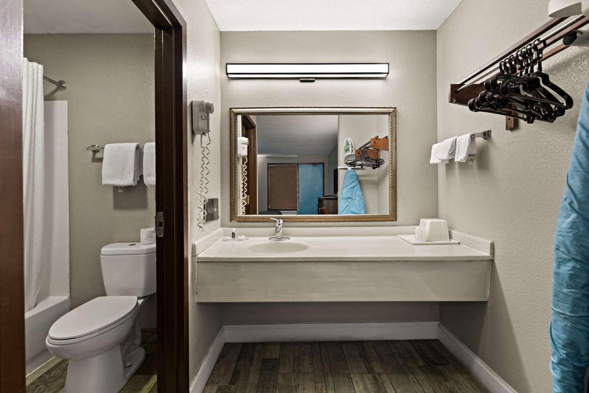 Rodeway Hotel