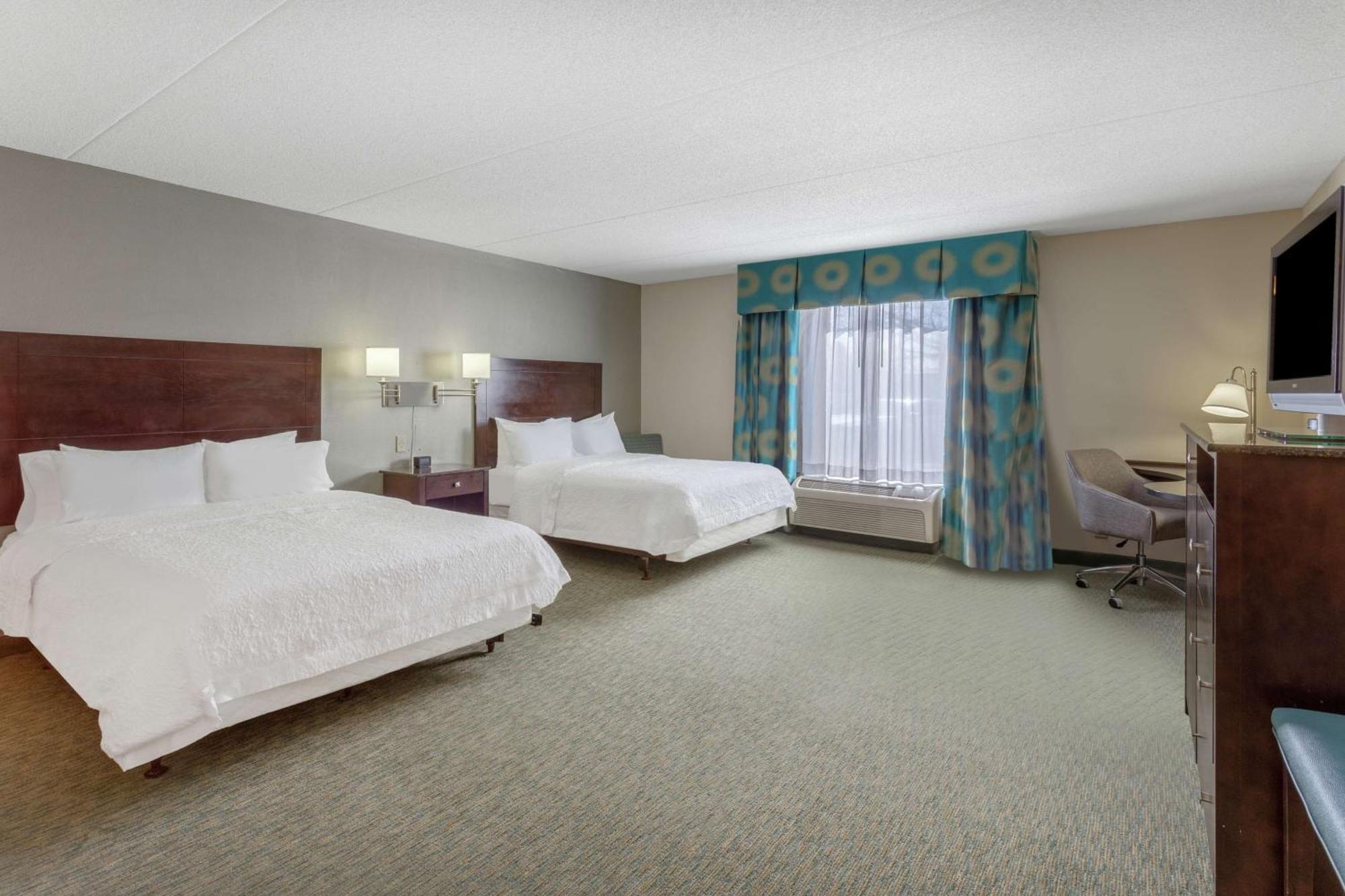 Hotel Hampton - South 3*