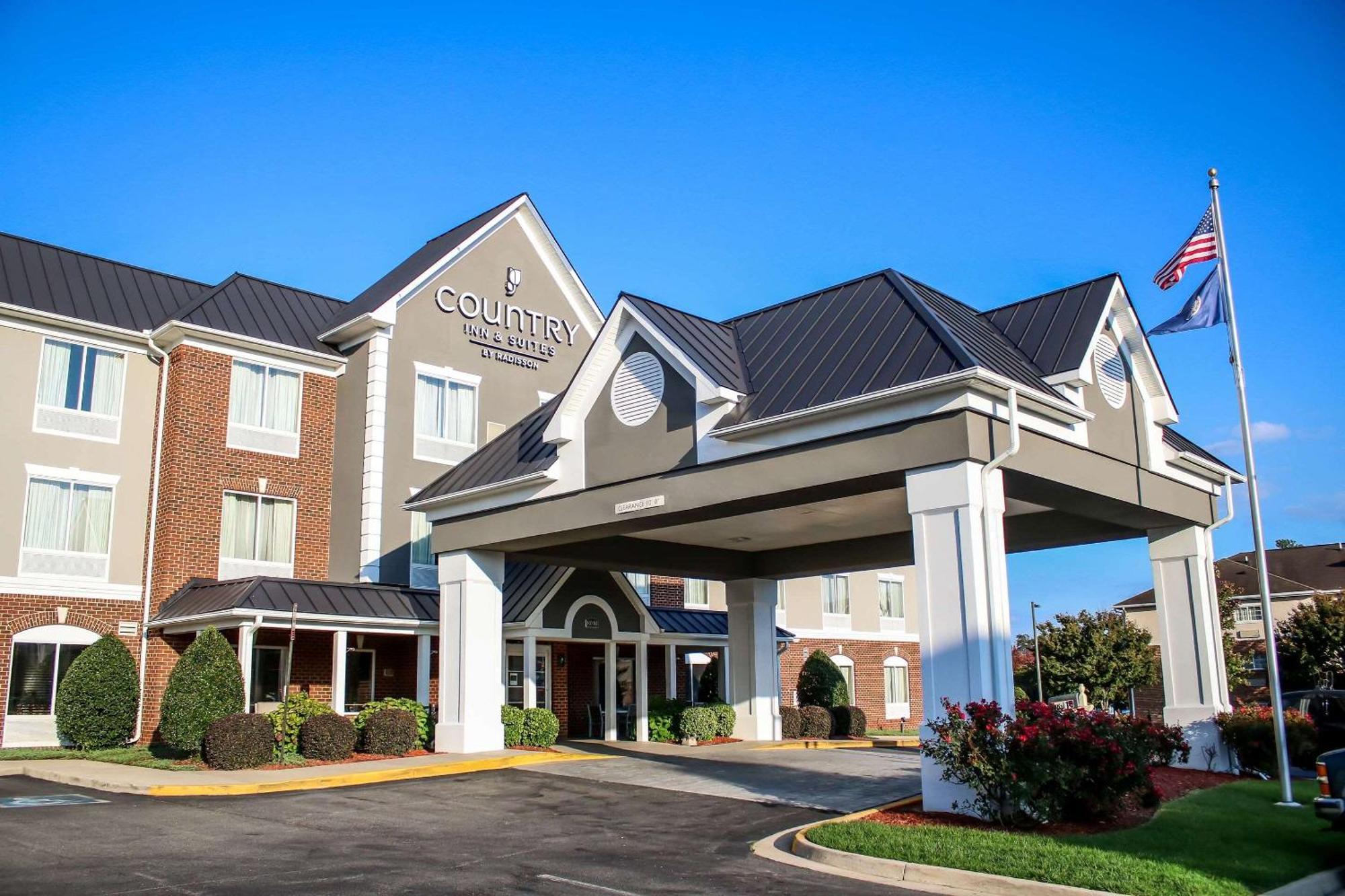 Country & By Radisson, Richmond West At I-64, Va Hotel