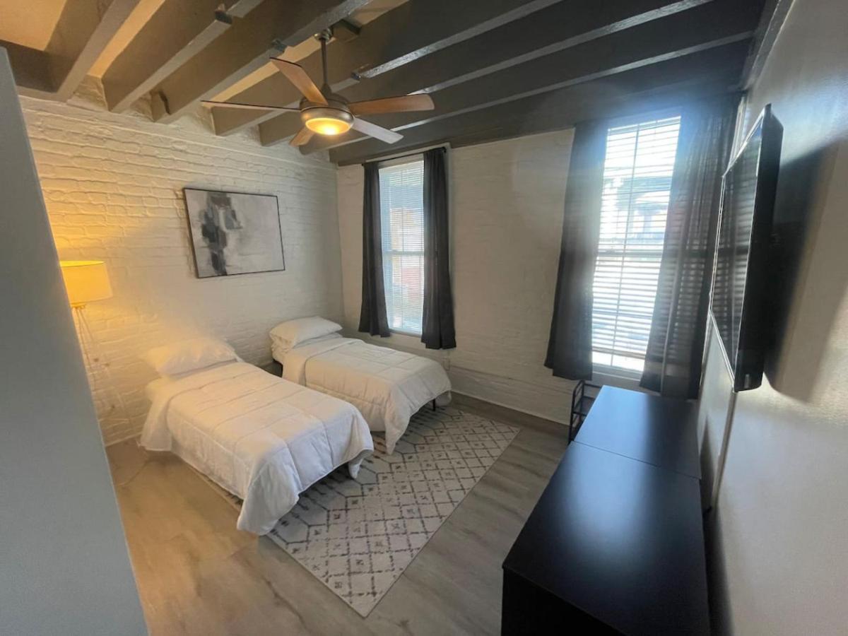 Apartment Downtown Vibes 2br Parking Bikes Richmond