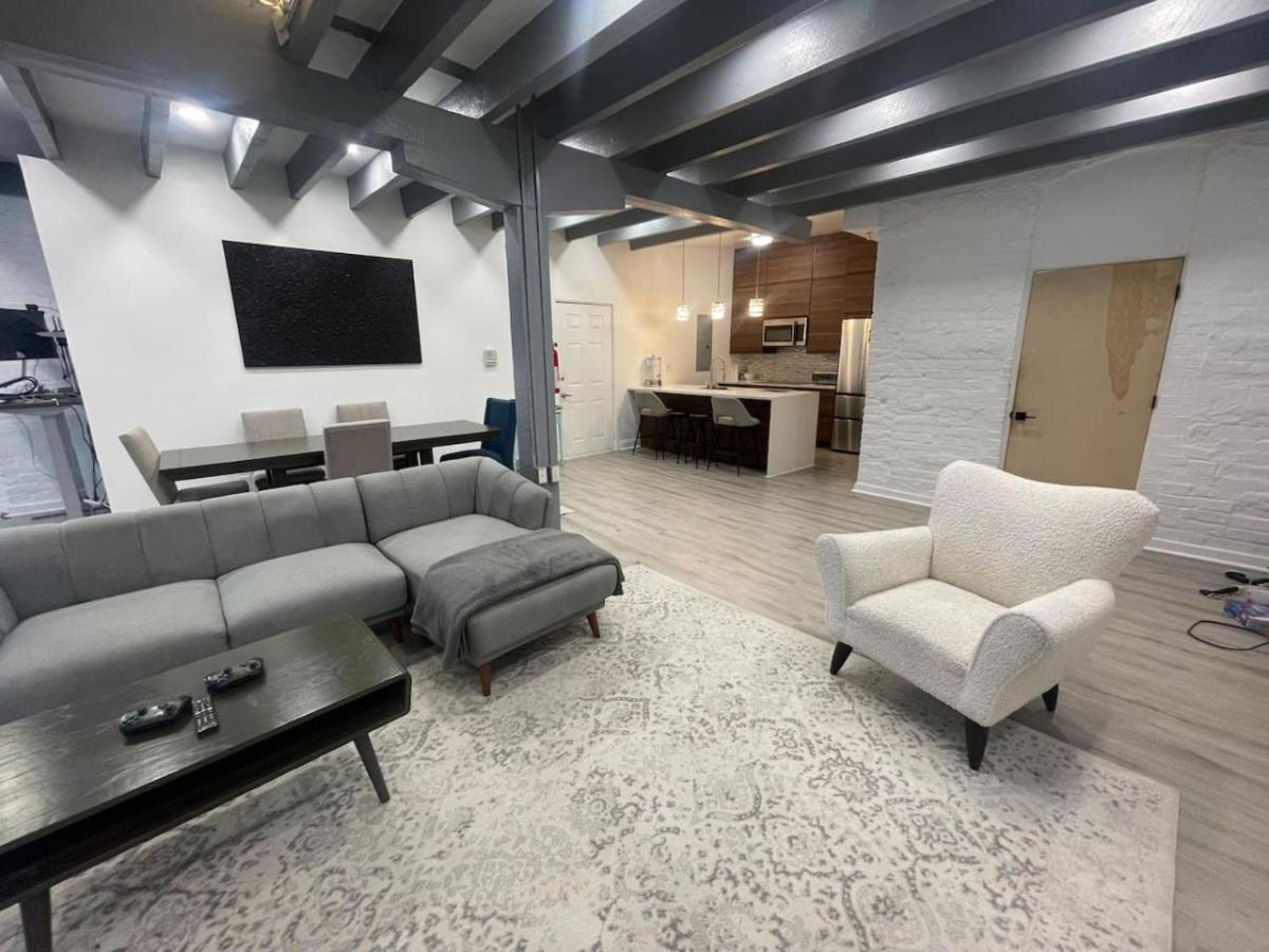 Apartment Downtown Vibes 2br Parking Bikes