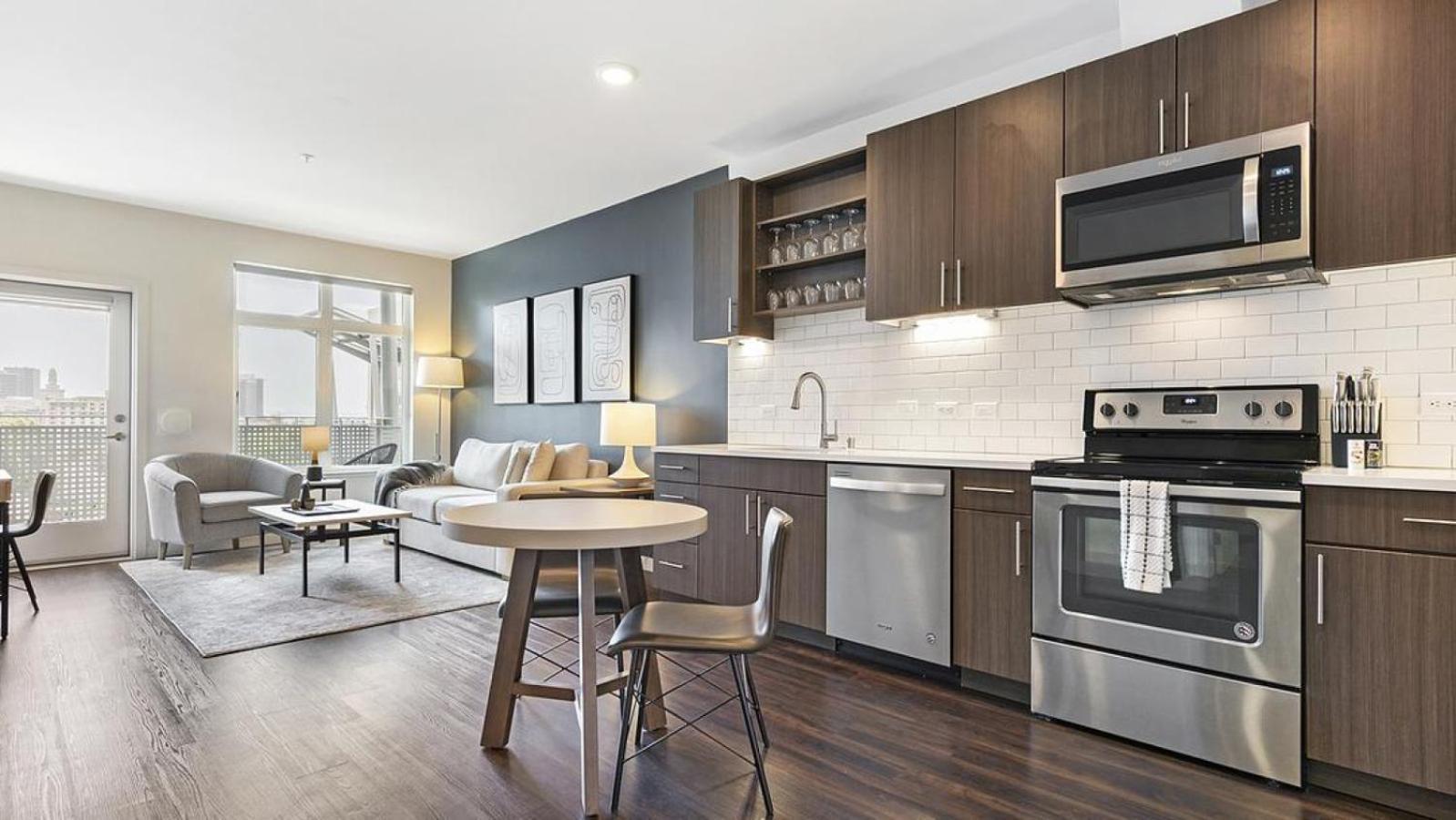 Landing At Vida East - 1 Bedroom In Church Hill *