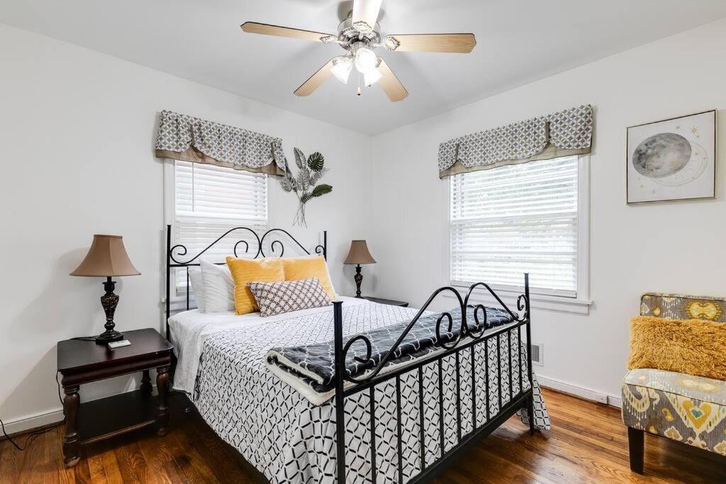 Rf Location W Fenced Backyard Fire-pit *
