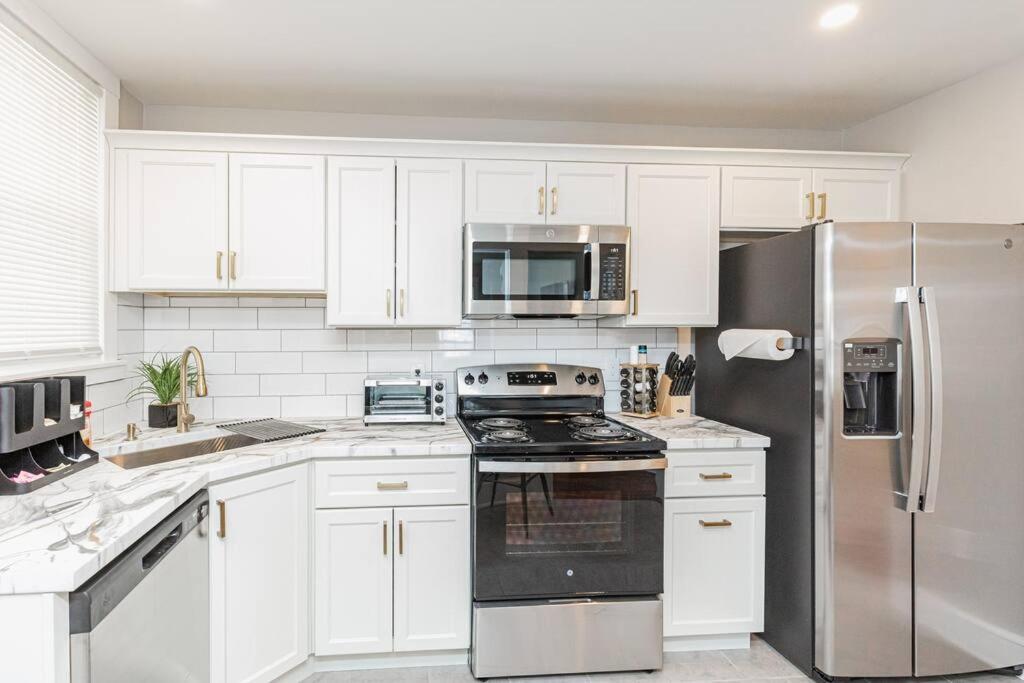Step Into Style Charming Rva Getaway! Apartment