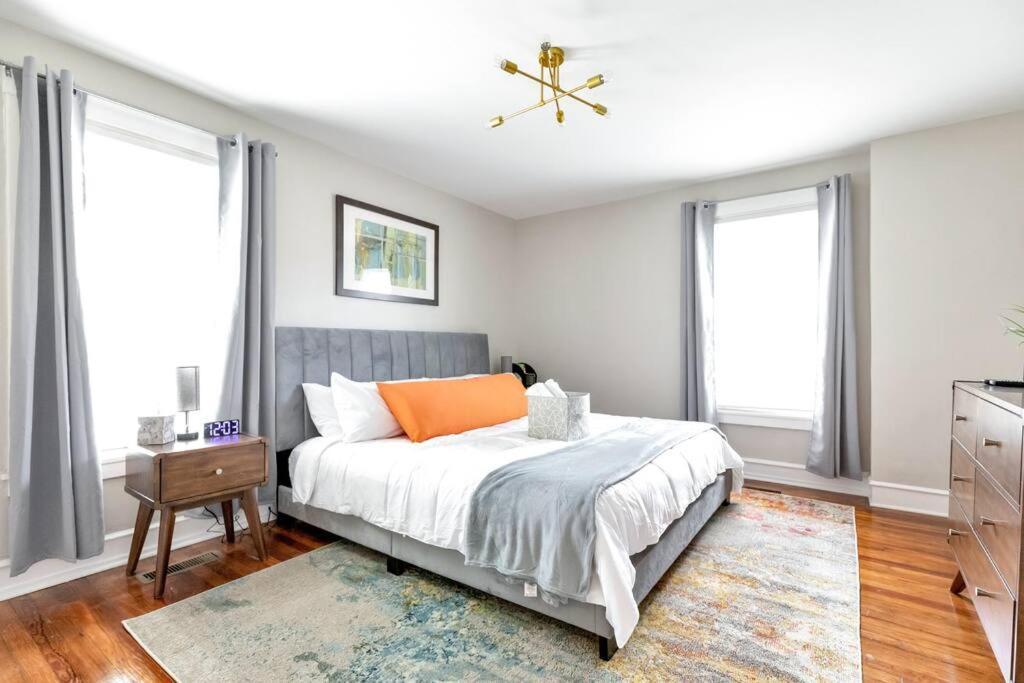 Sweet And Sunny Delight! Orange Crush On Oasis! Apartment *