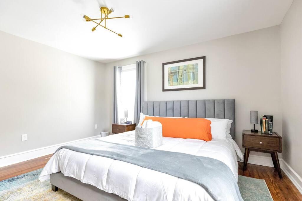 Sweet And Sunny Delight! Orange Crush On Oasis! Apartment