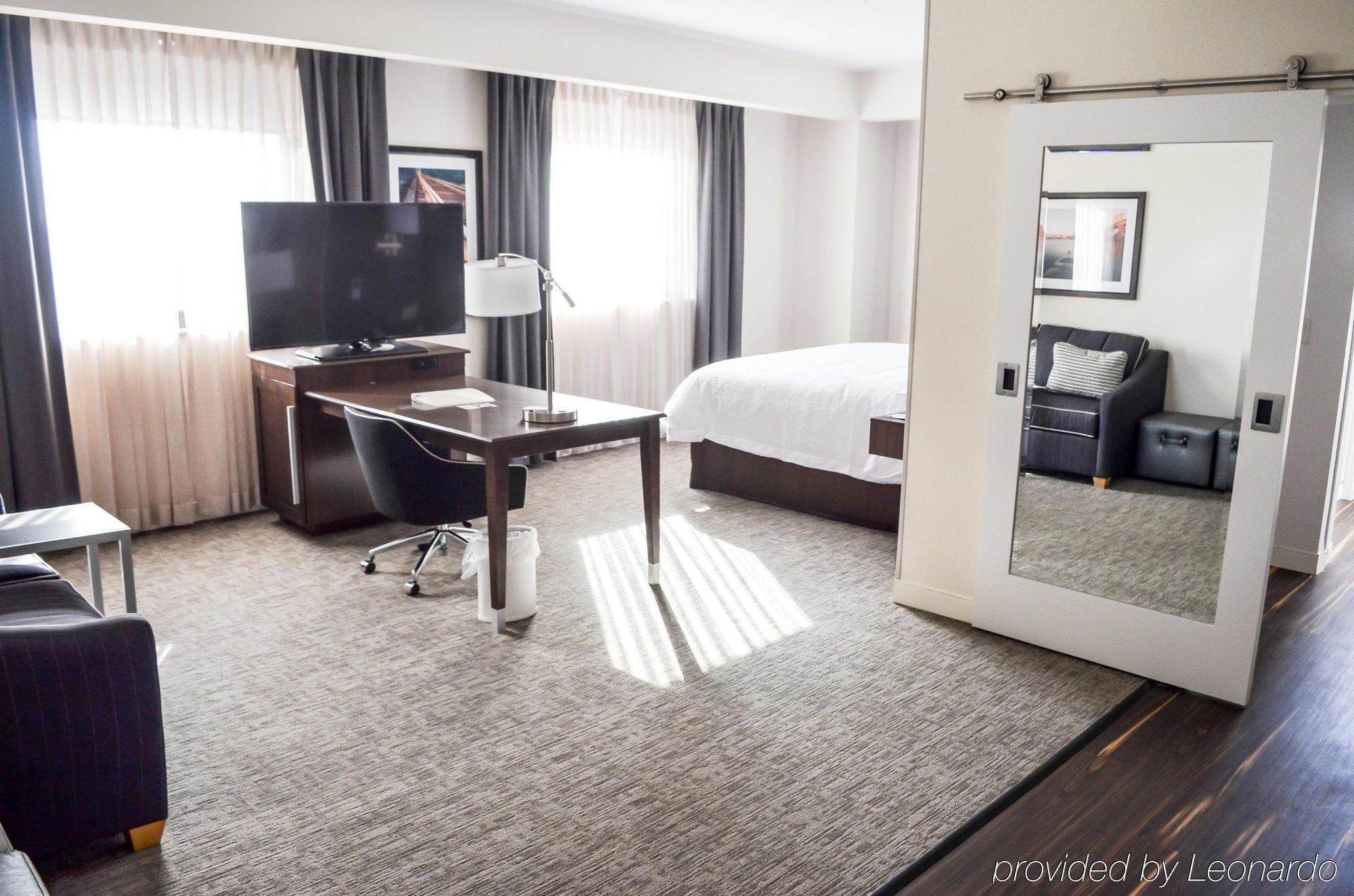 Hotel Homewood By Hilton Richmond-downtown 3*