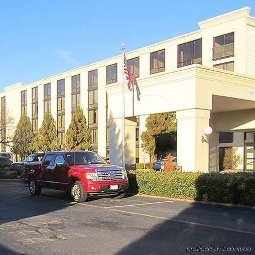 Hotel Crowne Plaza West 4*