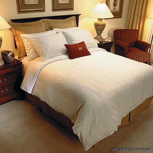 Crowne Plaza West