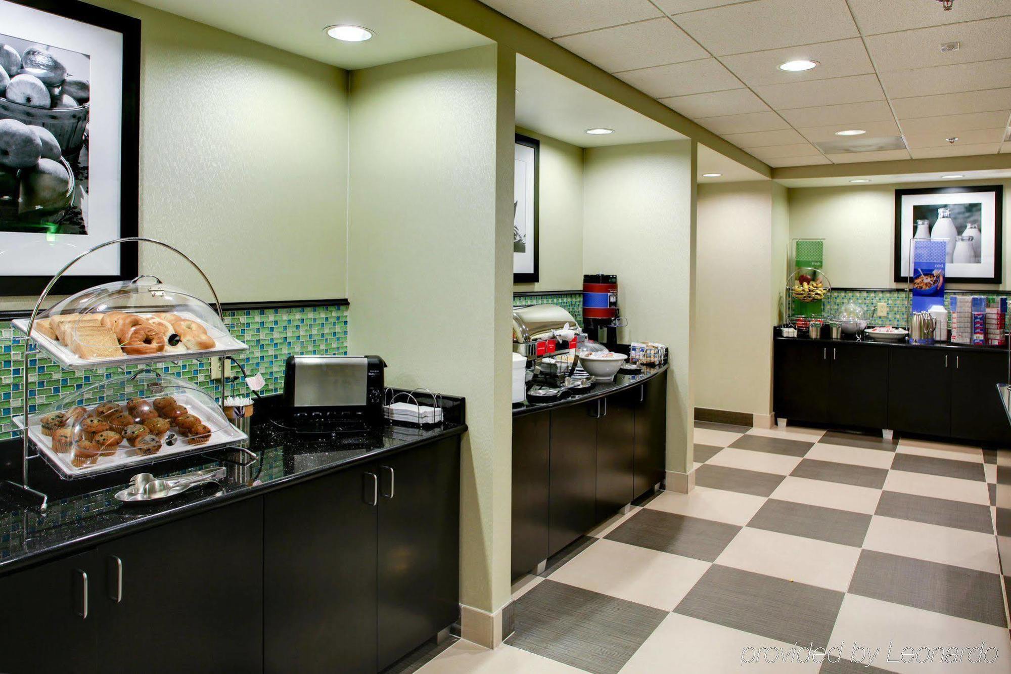 Hotel Hampton - South 3*