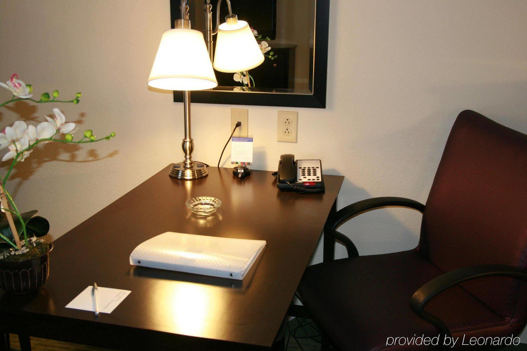 Hotel Hampton - South 3*