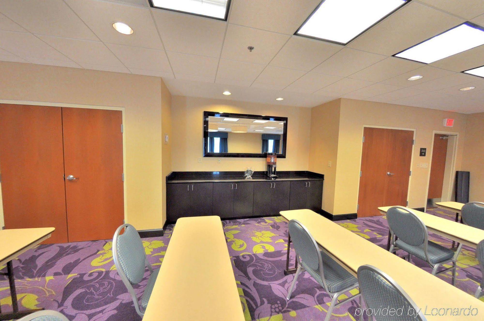 Hampton - South Hotel 3*
