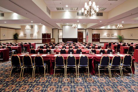 Hotel Crowne Plaza West