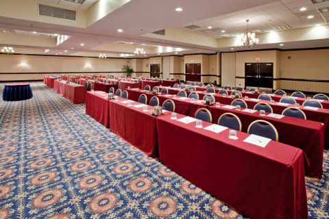 Hotel Crowne Plaza West